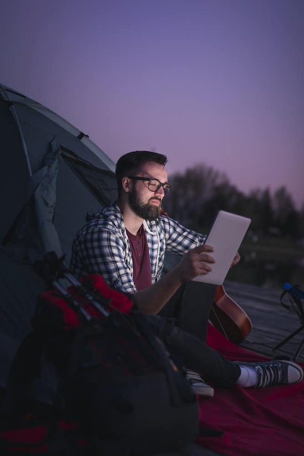 Quelles sont les considérations spéciales pour un camping près de sites historiques?